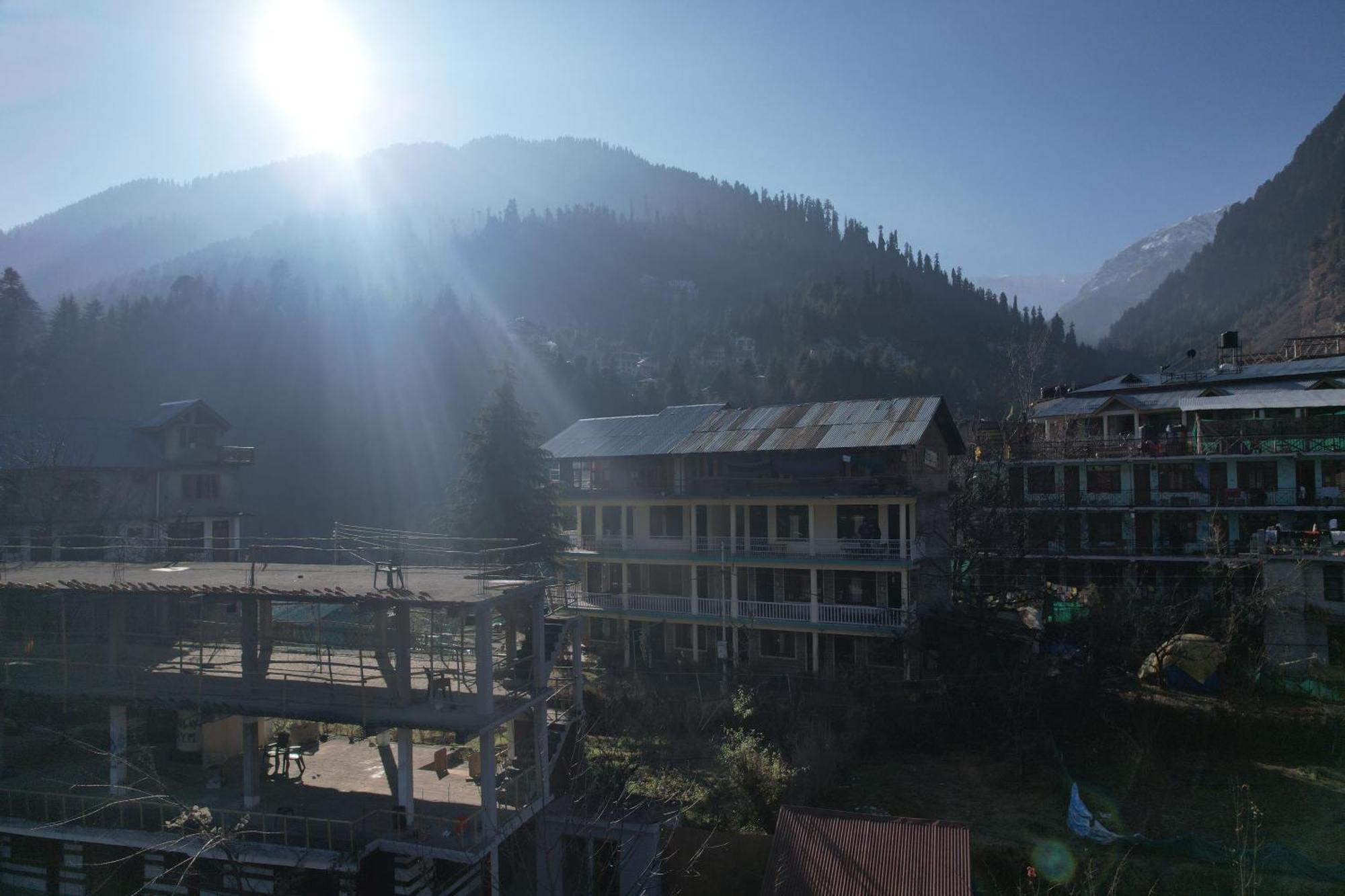 Beholden Stay And Cafe - A Luxury Boutique Hotel In Manali Manāli Kültér fotó